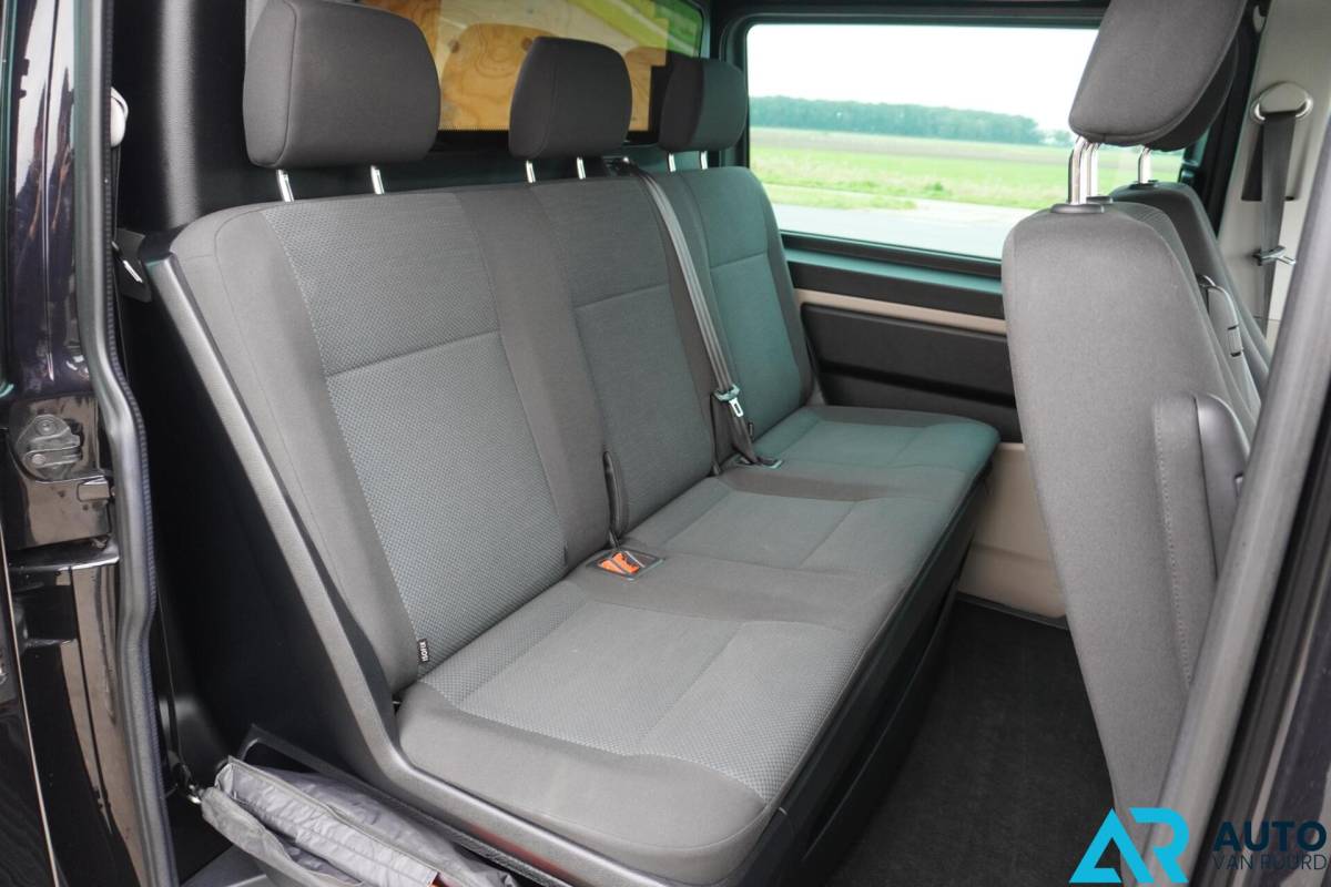 Volkswagen Transporter Volkswagen Transporter 2.0 TDI L2H1 DC * LED * MARGE * LUXE
