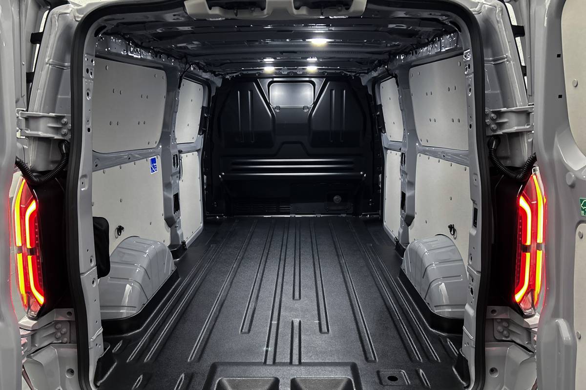 Ford E-Transit Custom Ford E-Transit Custom 340 MS-RT 71 kWh | 286 pk | Rondomzicht camera | 2x schuifdeur