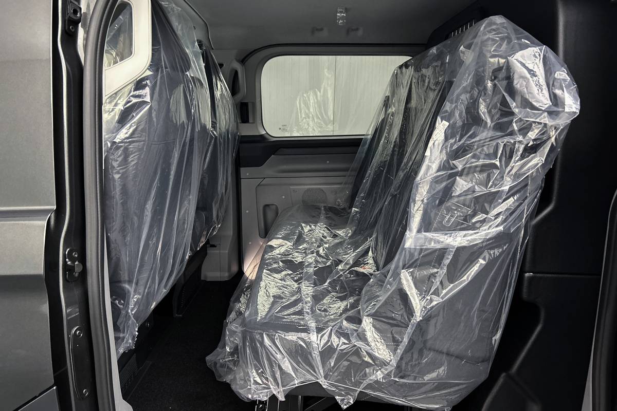 Ford E-Transit Custom Ford E-Transit Custom 340 L2 Limited 71 kWh | Dubbel cabine | 2x schuifdeur | Driver assist pack premium
