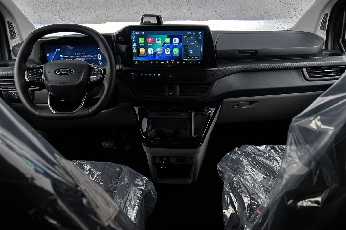 Ford E-Transit Custom Ford E-Transit Custom 340 L2 Limited 71 kWh | Dubbel cabine | 2x schuifdeur | Driver assist pack premium