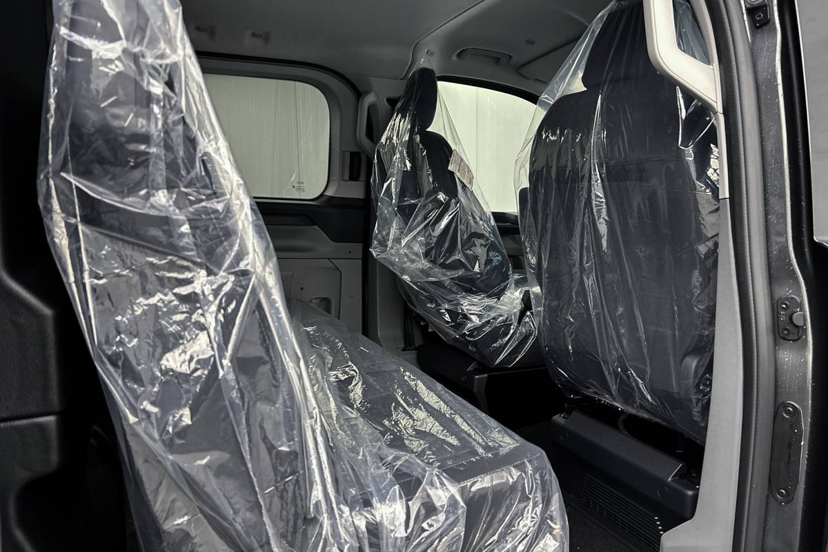 Ford E-Transit Custom Ford E-Transit Custom 340 L2 Limited 71 kWh | Dubbel cabine | 2x schuifdeur | Driver assist pack premium