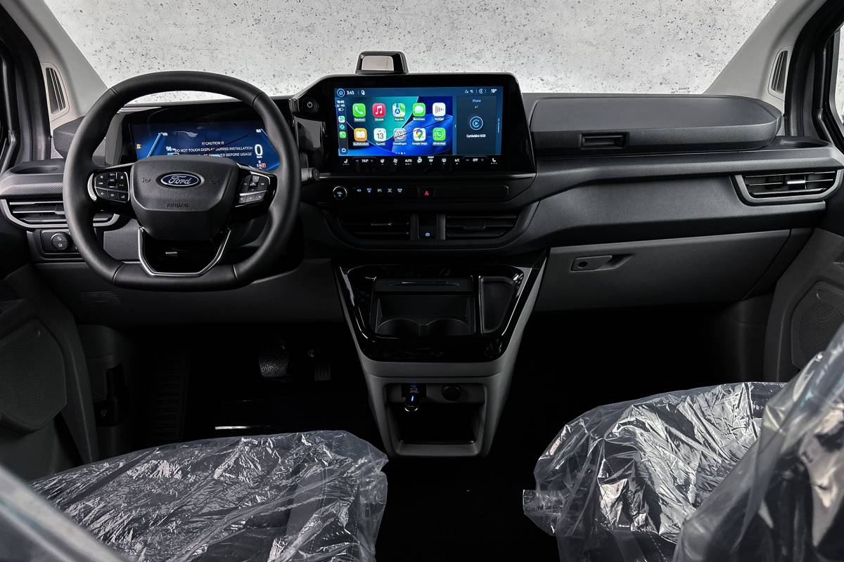 Ford E-Transit Custom Ford E-Transit Custom 340 L2 Limited 71 kWh | Dubbel cabine | 2x schuifdeur | Driver assist pack premium