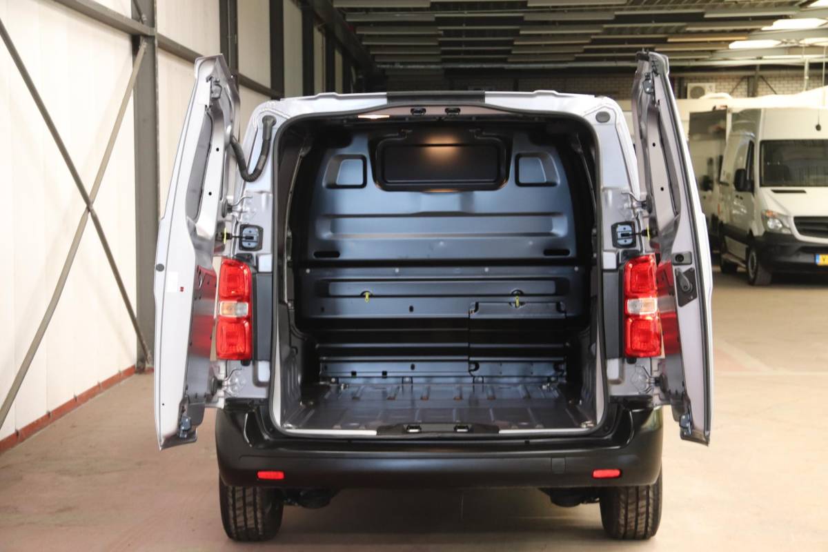 Fiat Scudo Fiat Scudo 1.5 MULTIJET 120PK NIEUW Fiat Scudo 1.5 MULTIJET 120 COMPACT BUSINESS