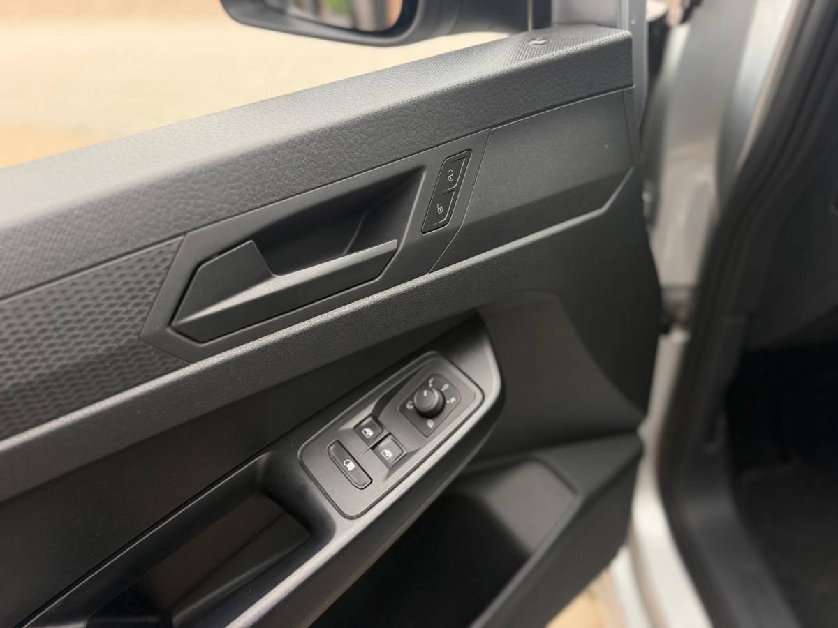 Volkswagen Caddy Volkswagen Caddy Cargo 2.0 TDI 1st Edition Virtual Cockpit IQ-Light Keyless entry Climaat Control Cruise Airco Navi Elk.Ramen BTW!