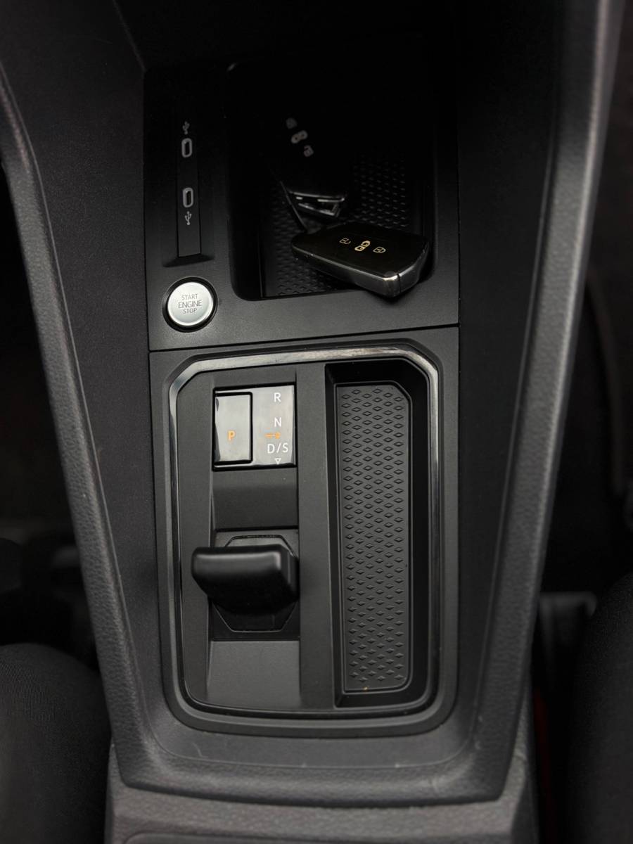 Volkswagen Caddy Volkswagen Caddy Cargo 2.0 TDI 1st Edition Virtual Cockpit IQ-Light Keyless entry Climaat Control Cruise Airco Navi Elk.Ramen BTW!