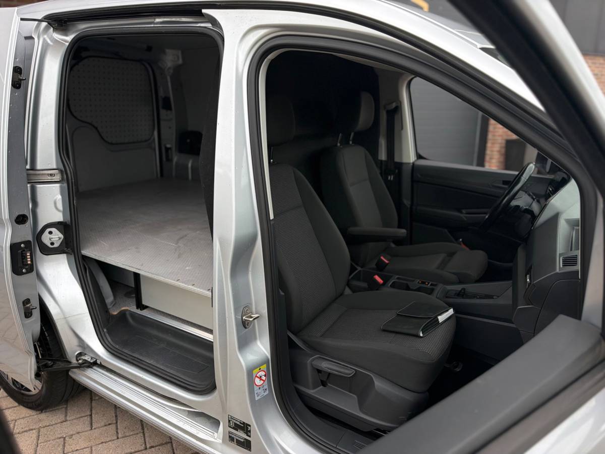 Volkswagen Caddy Volkswagen Caddy Cargo 2.0 TDI 1st Edition Virtual Cockpit IQ-Light Keyless entry Climaat Control Cruise Airco Navi Elk.Ramen BTW!