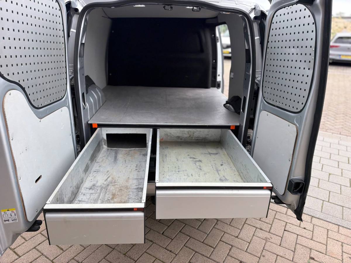 Volkswagen Caddy Volkswagen Caddy Cargo 2.0 TDI 1st Edition Virtual Cockpit IQ-Light Keyless entry Climaat Control Cruise Airco Navi Elk.Ramen BTW!