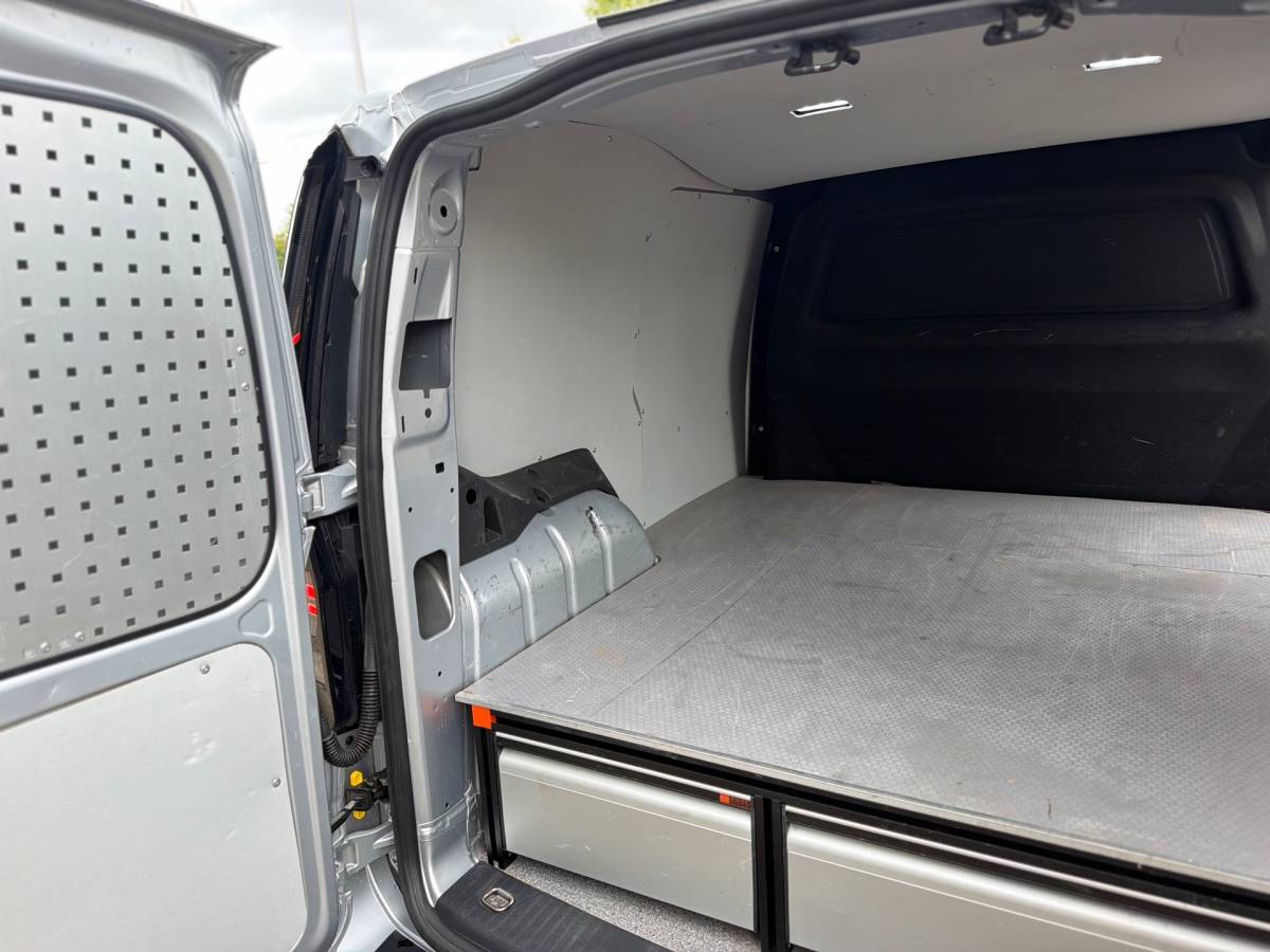 Volkswagen Caddy Volkswagen Caddy Cargo 2.0 TDI 1st Edition Virtual Cockpit IQ-Light Keyless entry Climaat Control Cruise Airco Navi Elk.Ramen BTW!