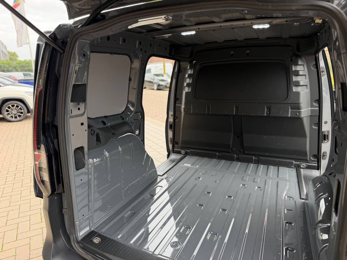 Volkswagen Caddy Volkswagen Caddy Cargo 1.5 TSI Exclusive PAN AMERICANA IQ-Light Climaat Control Cruise Control Airco Dubbele Schuifdeuren Trekhaak