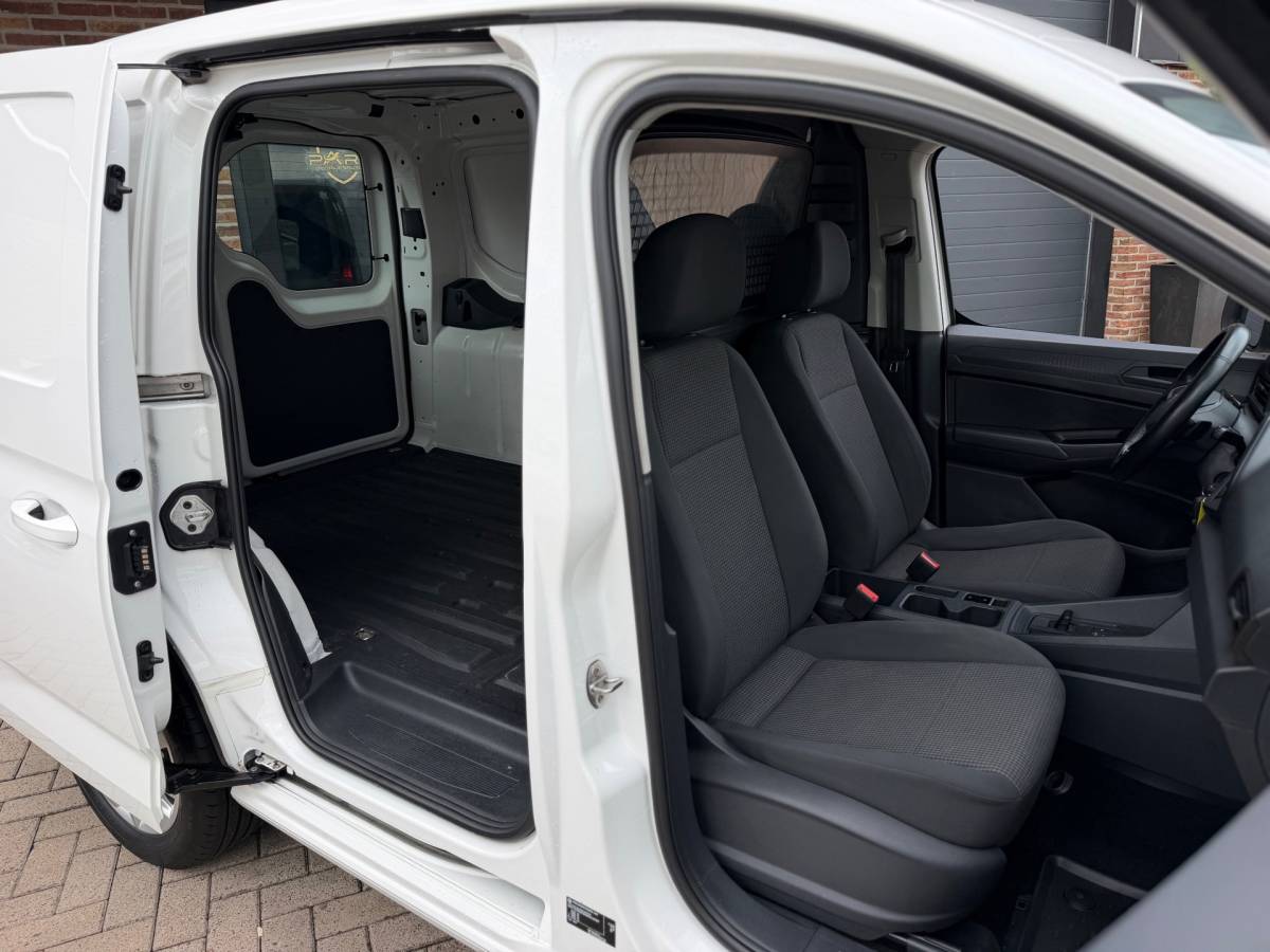 Volkswagen Caddy Volkswagen Caddy Cargo 1.5 TSI Trend Style Automaat Benzine IQ-Light Climaat Control Cruise Control Airco Navi Elk.Rmn BTW!!