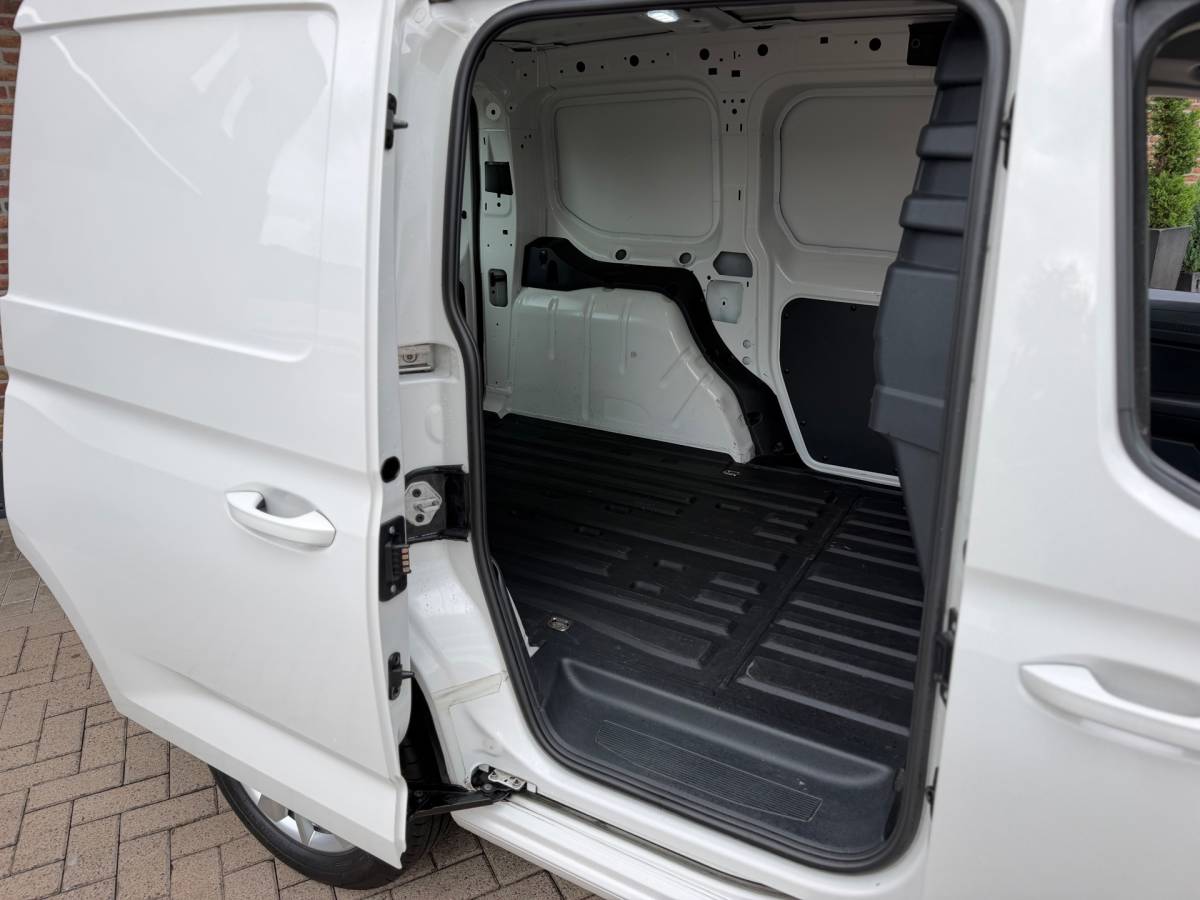 Volkswagen Caddy Volkswagen Caddy Cargo 1.5 TSI Trend Style Automaat Benzine IQ-Light Climaat Control Cruise Control Airco Navi Elk.Rmn BTW!!