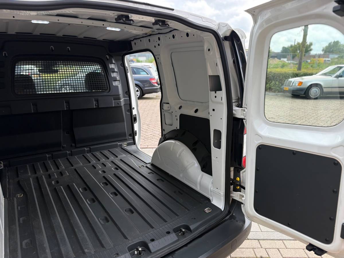 Volkswagen Caddy Volkswagen Caddy Cargo 1.5 TSI Trend Style Automaat Benzine IQ-Light Climaat Control Cruise Control Airco Navi Elk.Rmn BTW!!