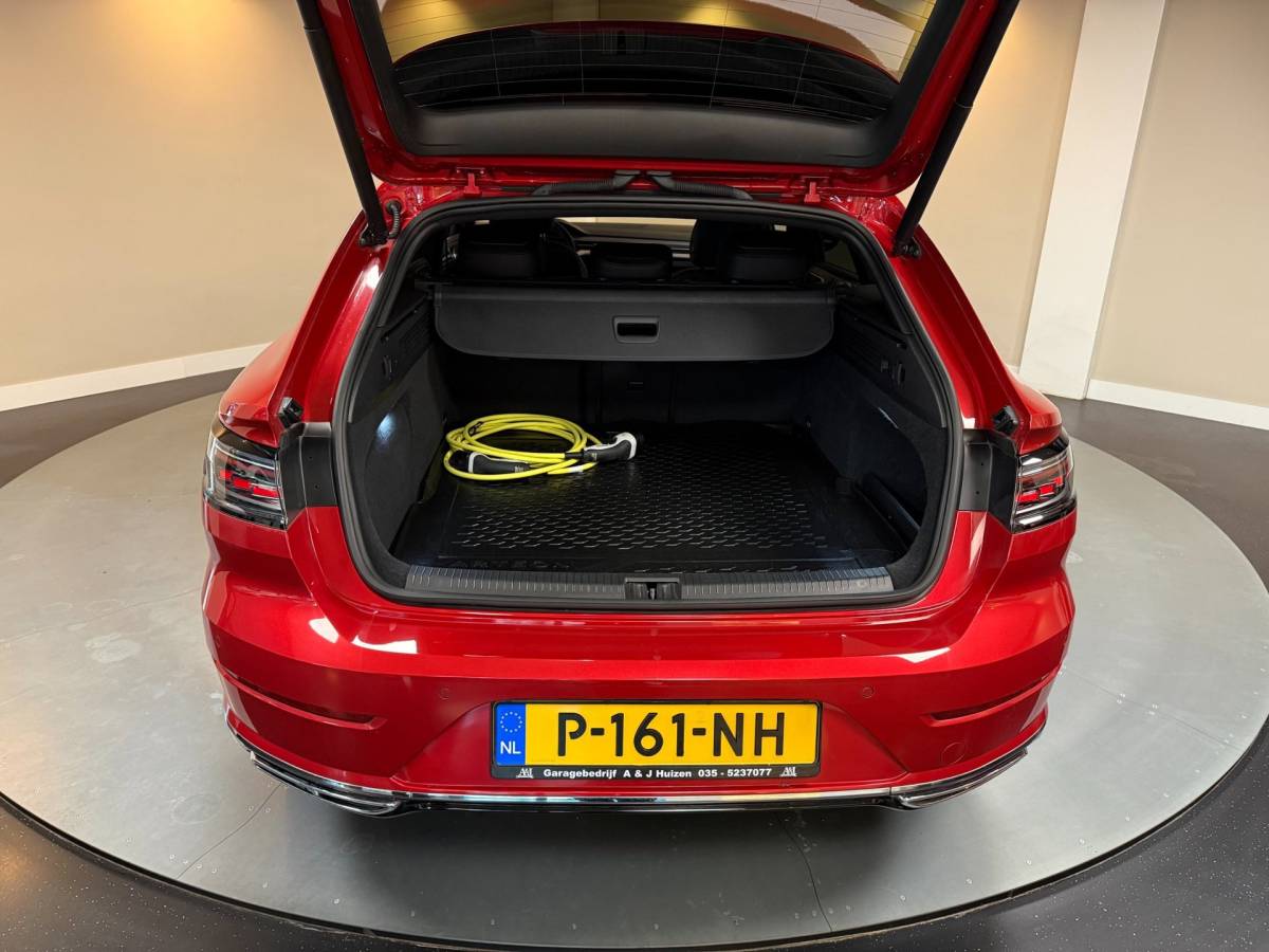 Volkswagen Arteon Volkswagen Arteon Shooting Brake 1.4 TSI eHybrid R-Line Business+ *Dealer OH* Pano|Trekhaak|HUD|Alcantara|Stoelverw.V+A|Adapt.Crui