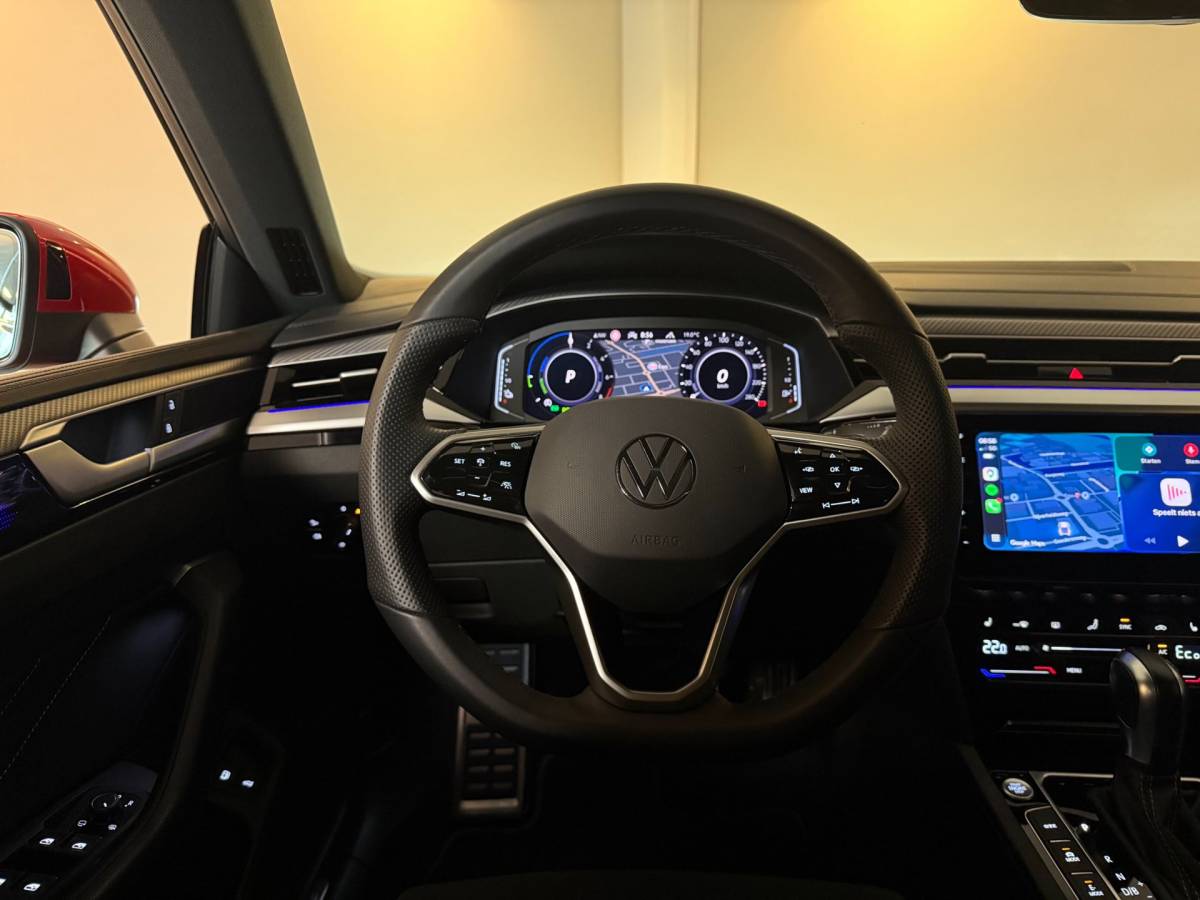 Volkswagen Arteon Volkswagen Arteon Shooting Brake 1.4 TSI eHybrid R-Line Business+ *Dealer OH* Pano|Trekhaak|HUD|Alcantara|Stoelverw.V+A|Adapt.Crui