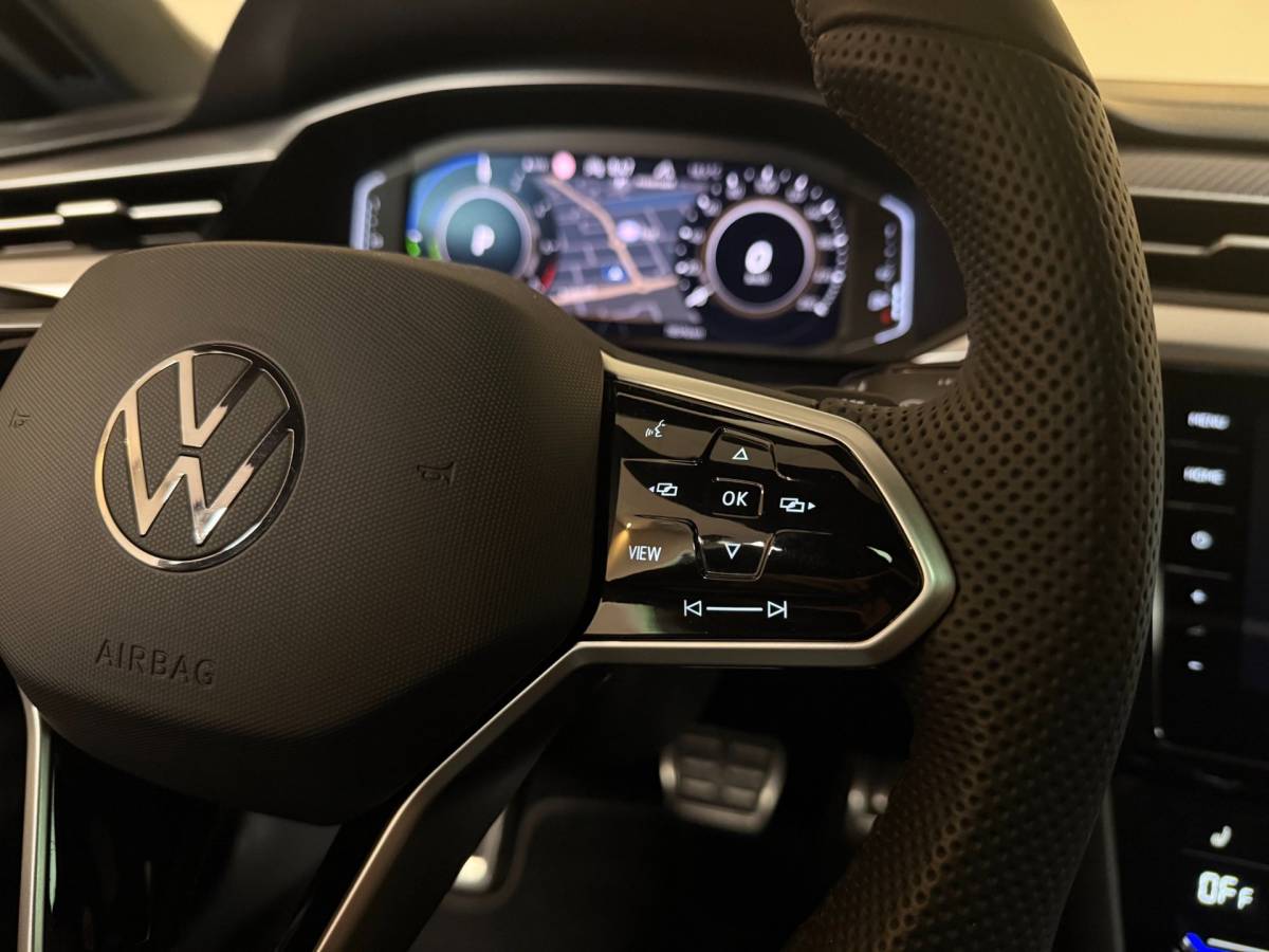 Volkswagen Arteon Volkswagen Arteon Shooting Brake 1.4 TSI eHybrid R-Line Business+ *Dealer OH* Pano|Trekhaak|HUD|Alcantara|Stoelverw.V+A|Adapt.Crui