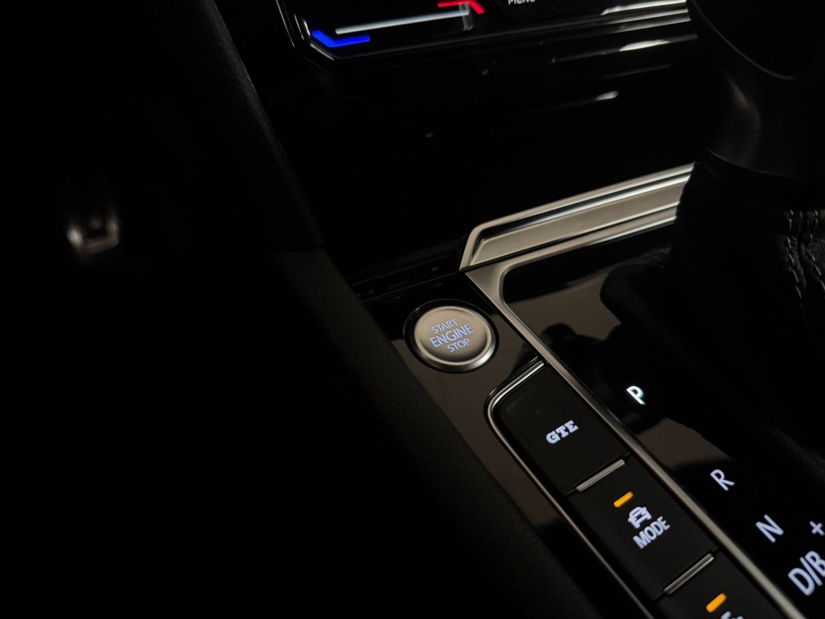 Volkswagen Arteon Volkswagen Arteon Shooting Brake 1.4 TSI eHybrid R-Line Business+ *Dealer OH* Pano|Trekhaak|HUD|Alcantara|Stoelverw.V+A|Adapt.Crui