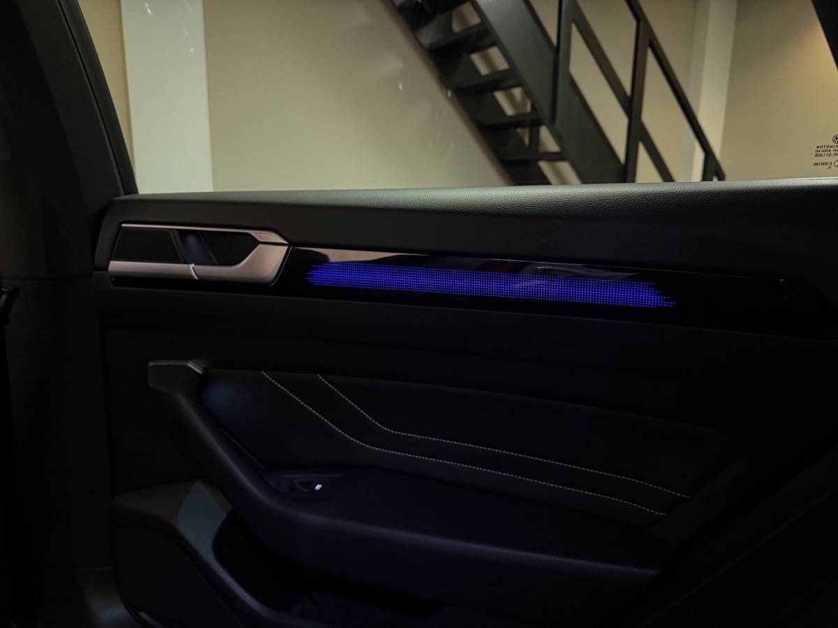 Volkswagen Arteon Volkswagen Arteon Shooting Brake 1.4 TSI eHybrid R-Line Business+ *Dealer OH* Pano|Trekhaak|HUD|Alcantara|Stoelverw.V+A|Adapt.Crui