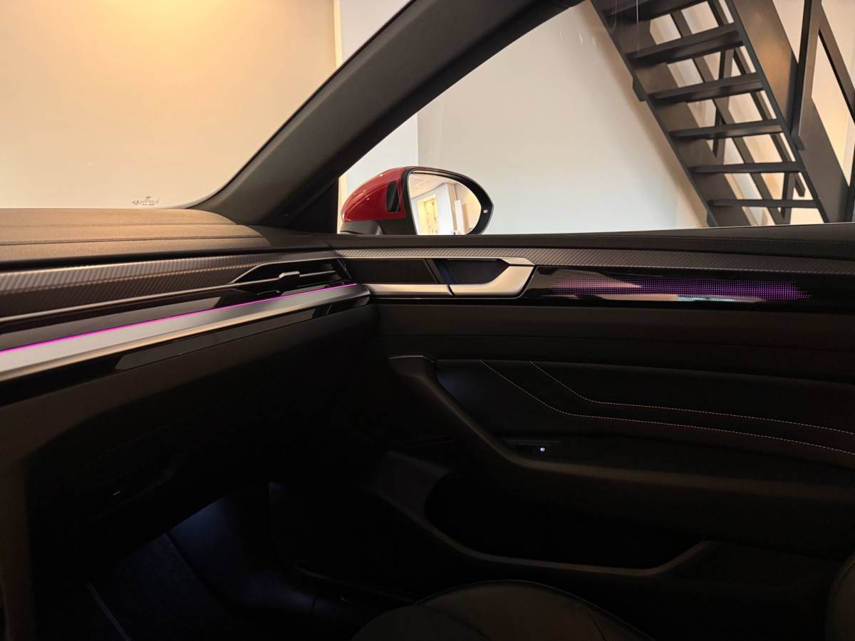 Volkswagen Arteon Volkswagen Arteon Shooting Brake 1.4 TSI eHybrid R-Line Business+ *Dealer OH* Pano|Trekhaak|HUD|Alcantara|Stoelverw.V+A|Adapt.Crui