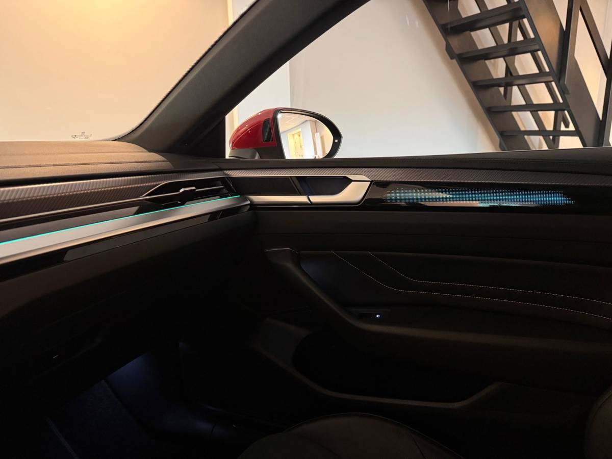 Volkswagen Arteon Volkswagen Arteon Shooting Brake 1.4 TSI eHybrid R-Line Business+ *Dealer OH* Pano|Trekhaak|HUD|Alcantara|Stoelverw.V+A|Adapt.Crui