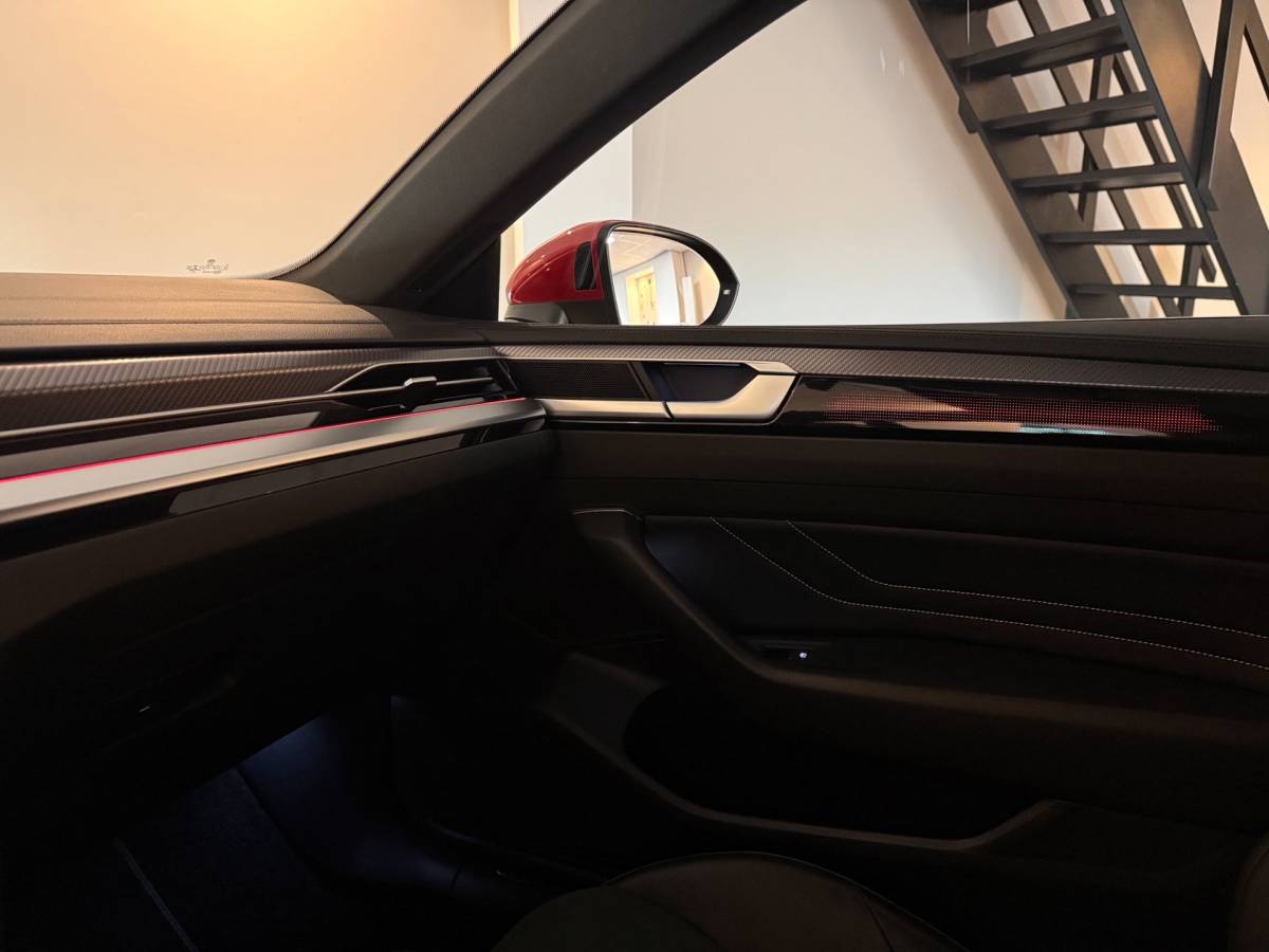 Volkswagen Arteon Volkswagen Arteon Shooting Brake 1.4 TSI eHybrid R-Line Business+ *Dealer OH* Pano|Trekhaak|HUD|Alcantara|Stoelverw.V+A|Adapt.Crui