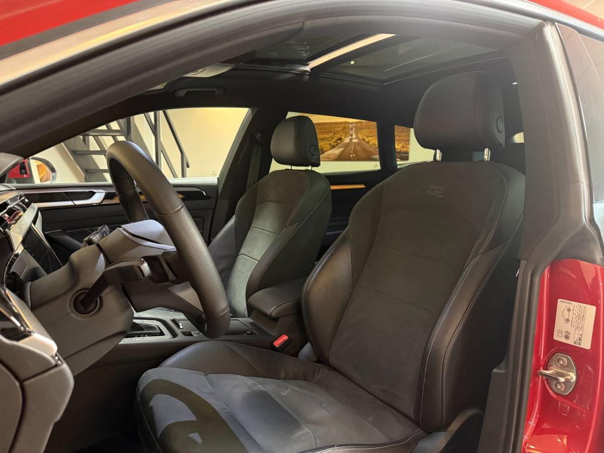 Volkswagen Arteon Volkswagen Arteon Shooting Brake 1.4 TSI eHybrid R-Line Business+ *Dealer OH* Pano|Trekhaak|HUD|Alcantara|Stoelverw.V+A|Adapt.Crui