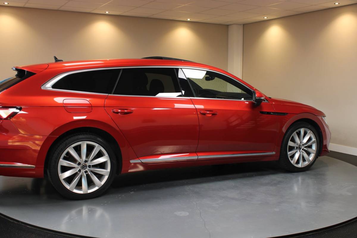 Volkswagen Arteon Volkswagen Arteon Shooting Brake 1.4 TSI eHybrid R-Line Business+ *Dealer OH* Pano|Trekhaak|HUD|Alcantara|Stoelverw.V+A|Adapt.Crui