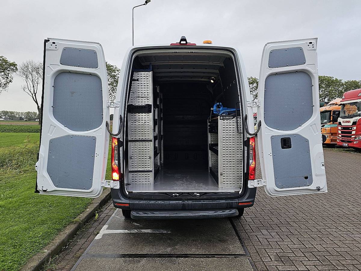 Mercedes-Benz Sprinter MERCEDES-BENZ SPRINTER 315 L2H2 Wp-Inrichting RWD Camera Mbux Euro6 3-Zits CarPlay Mf-Stuurwiel 1e Eigenaar Oh-Historie!