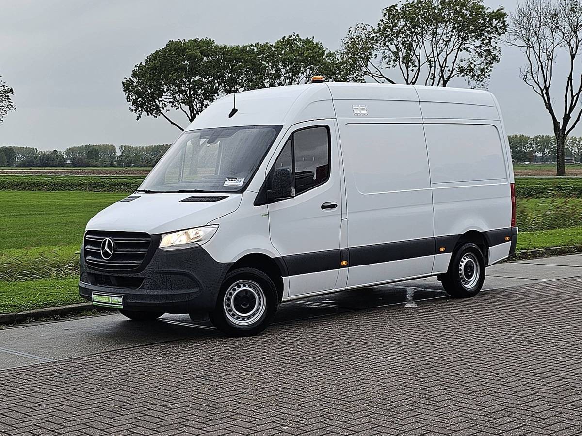 Mercedes-Benz Sprinter MERCEDES-BENZ SPRINTER 315 L2H2 Wp-Inrichting RWD Camera Mbux Euro6 3-Zits CarPlay Mf-Stuurwiel 1e Eigenaar Oh-Historie!