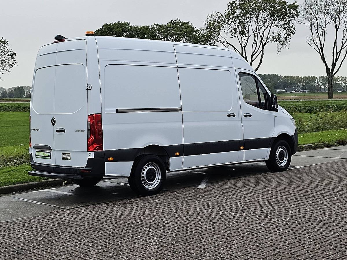 Mercedes-Benz Sprinter MERCEDES-BENZ SPRINTER 315 L2H2 Wp-Inrichting RWD Camera Mbux Euro6 3-Zits CarPlay Mf-Stuurwiel 1e Eigenaar Oh-Historie!