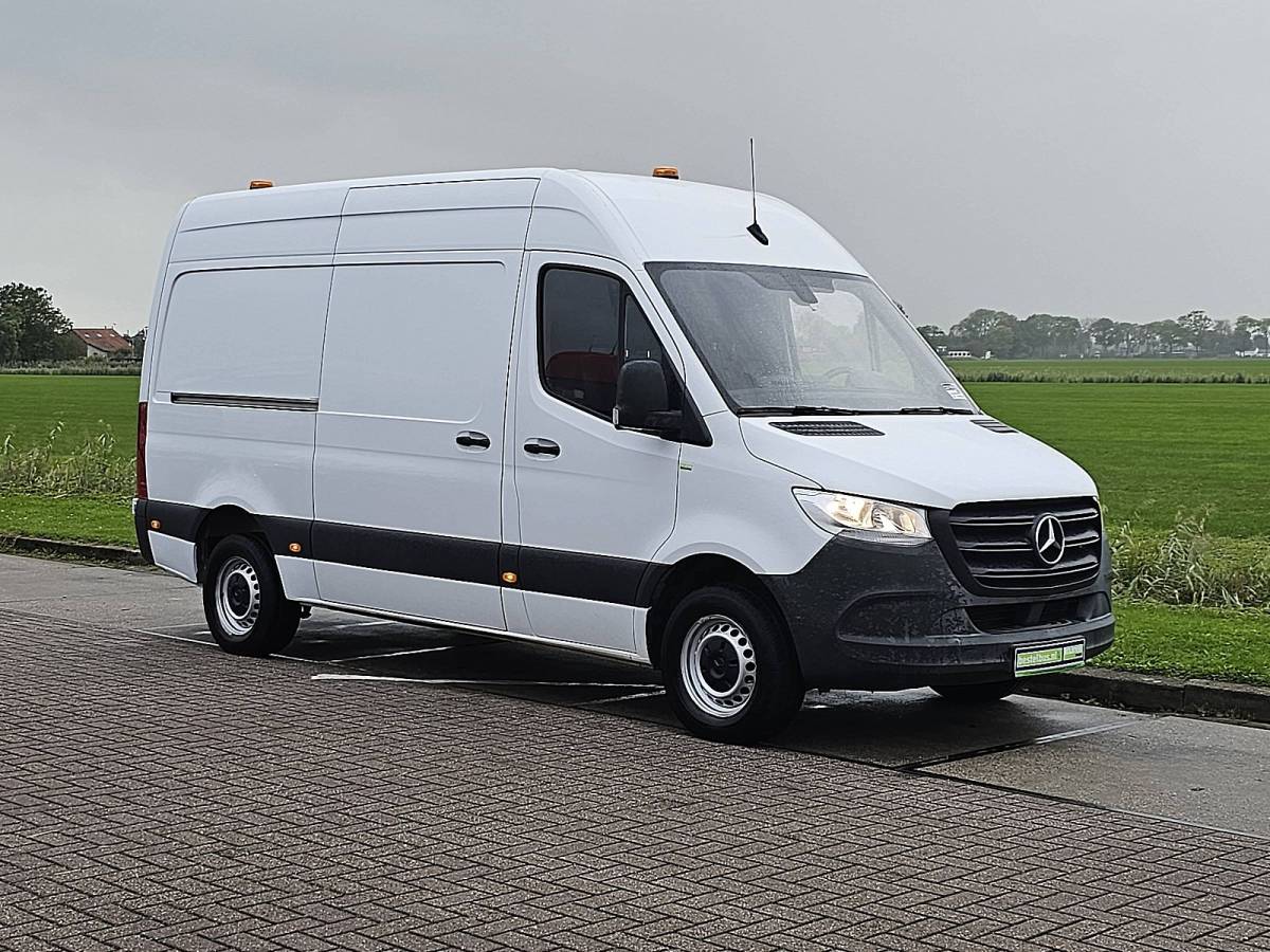 Mercedes-Benz Sprinter MERCEDES-BENZ SPRINTER 315 L2H2 Wp-Inrichting RWD Camera Mbux Euro6 3-Zits CarPlay Mf-Stuurwiel 1e Eigenaar Oh-Historie!