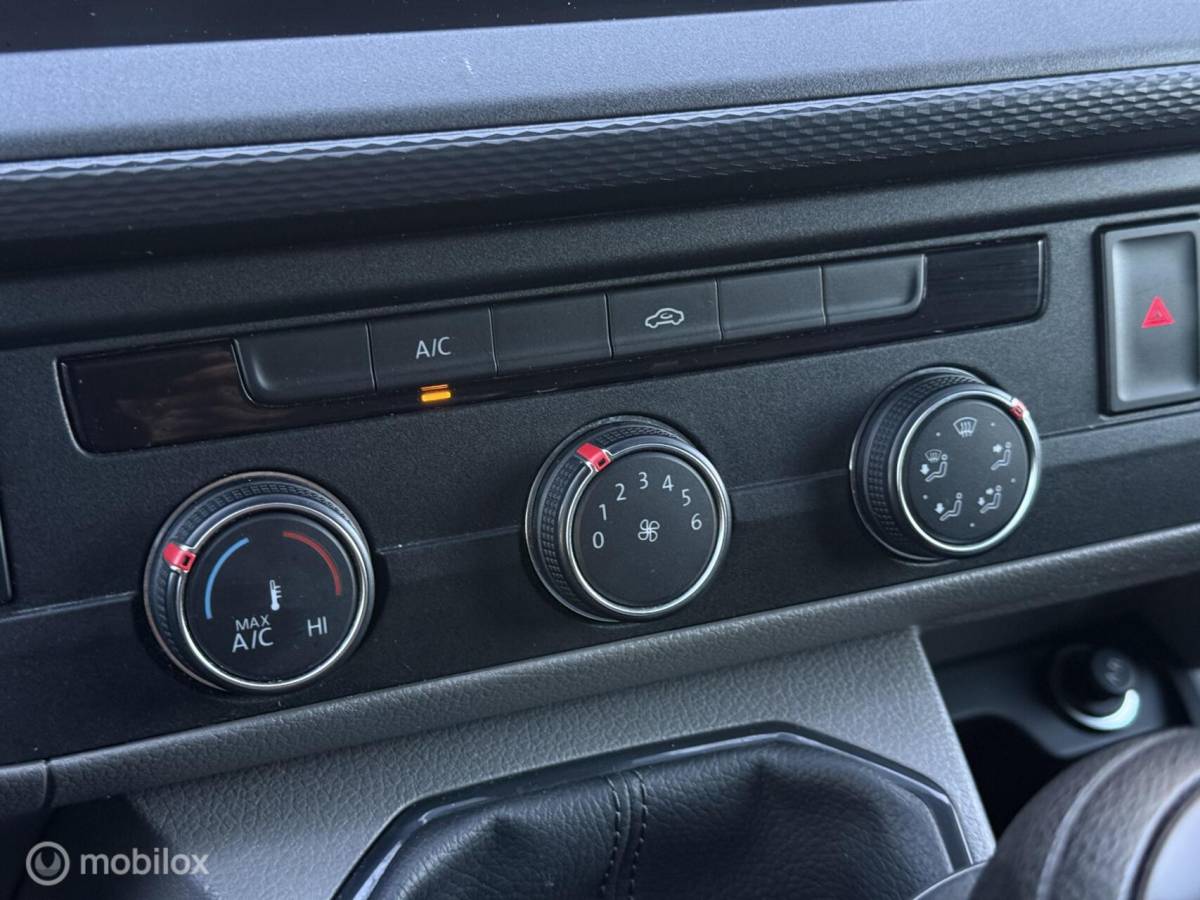 Volkswagen Transporter Volkswagen Transporter 2.0 TDI L2H1 Lang / Carplay / Airco / Cruise