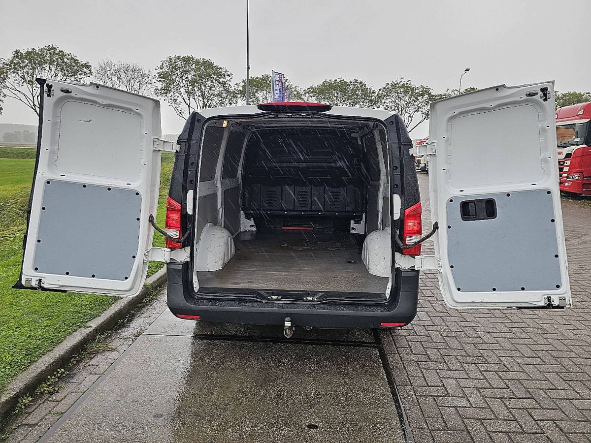 Mercedes-Benz Vito MERCEDES-BENZ VITO 114 l2 automaat trekhaak