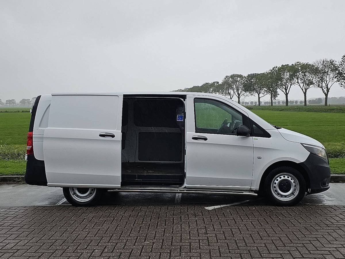Mercedes-Benz Vito MERCEDES-BENZ VITO 114 l2 automaat trekhaak