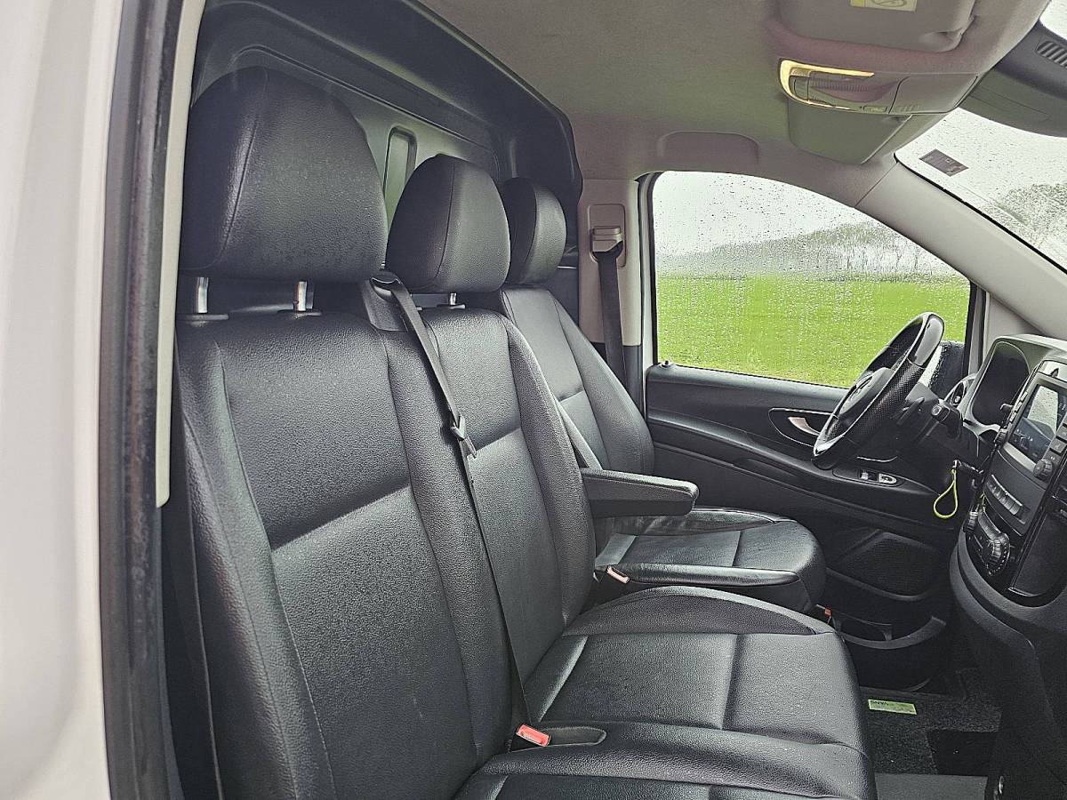 Mercedes-Benz Vito MERCEDES-BENZ VITO 114 l2 automaat trekhaak