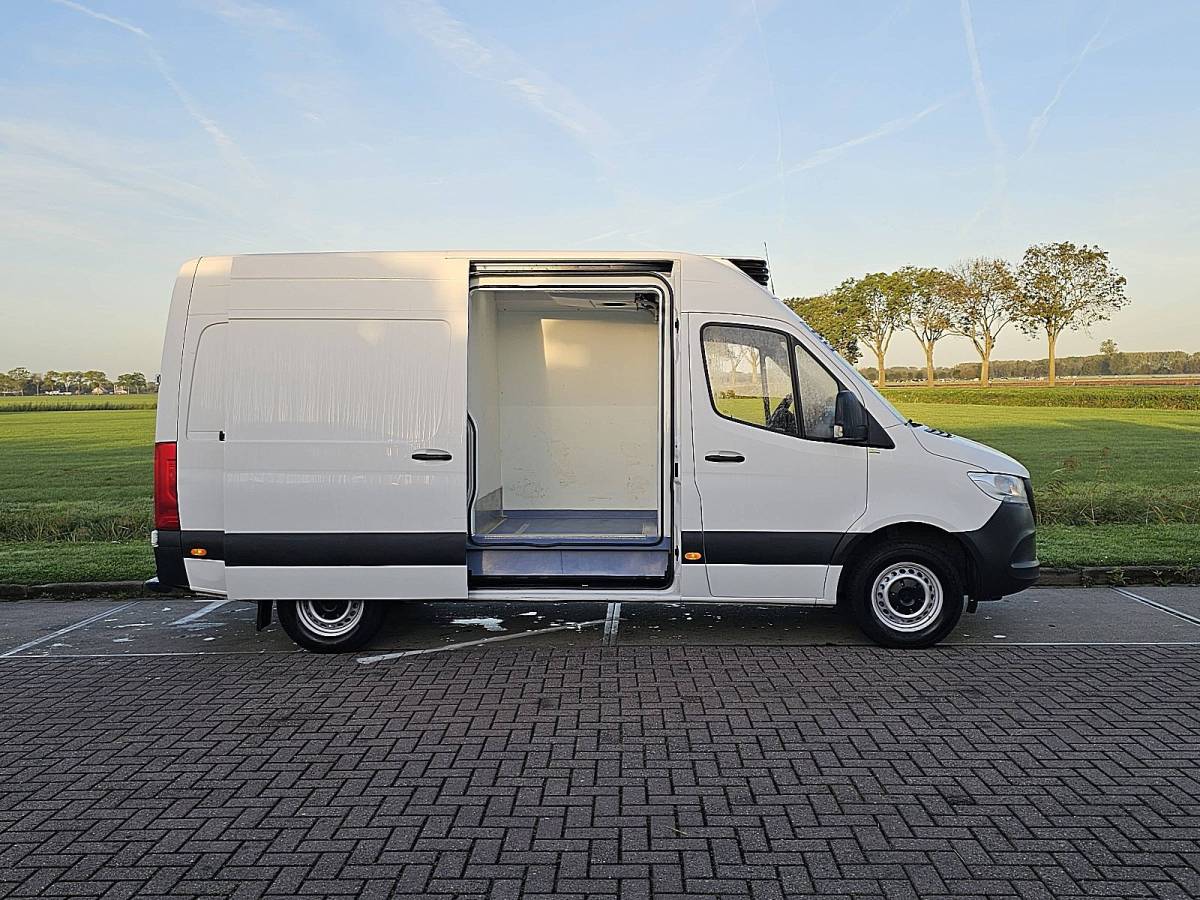 Mercedes-Benz Sprinter MERCEDES-BENZ SPRINTER 315 L2H2 BI-TEMP FRIGO Carrier Koelwagen Dag/Nacht 2 Compartimenten Euro6 Mbux Airco!