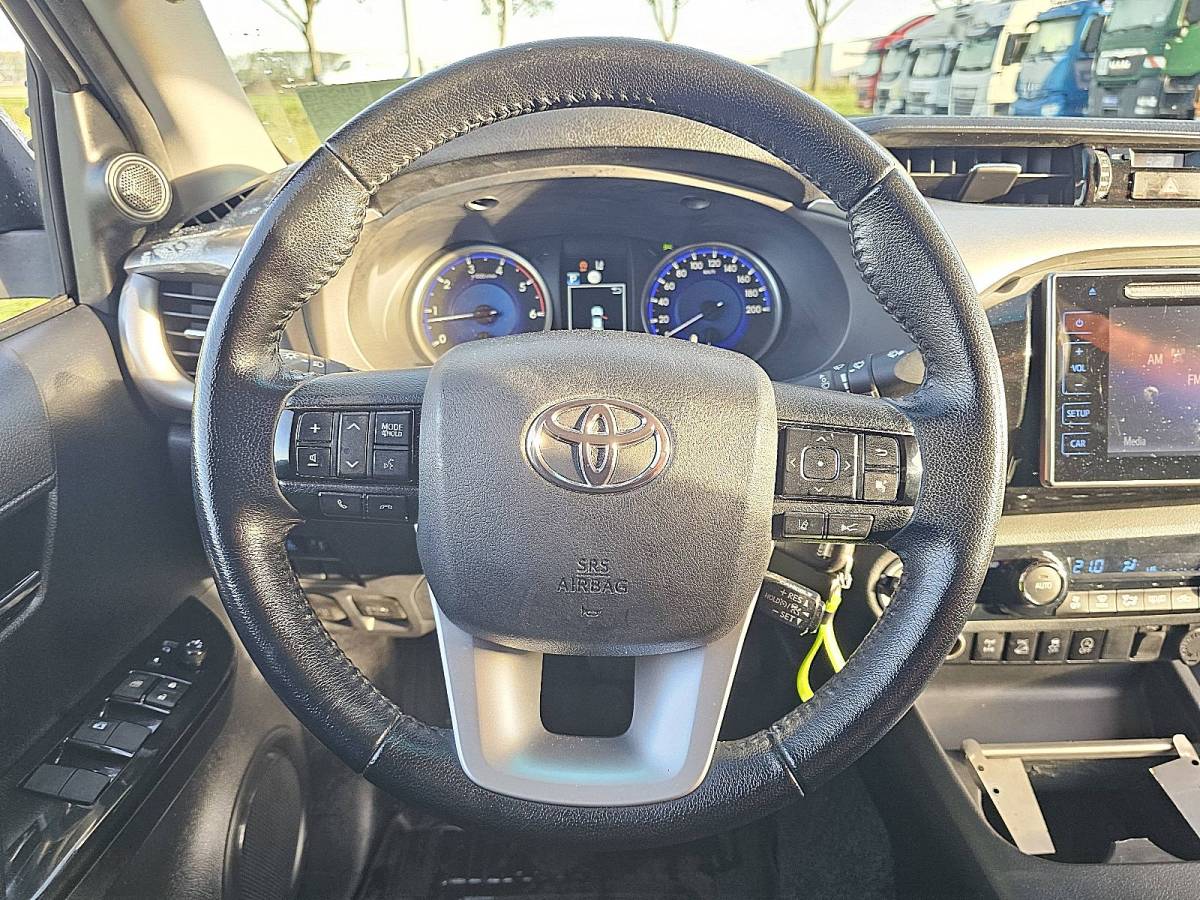 Toyota Hilux TOYOTA HI-LUX 2.4 EU netto exportprijs 19950,00 ac automaat EURO6 trekhaak bluetooth achterbank wordt bijgeleverd