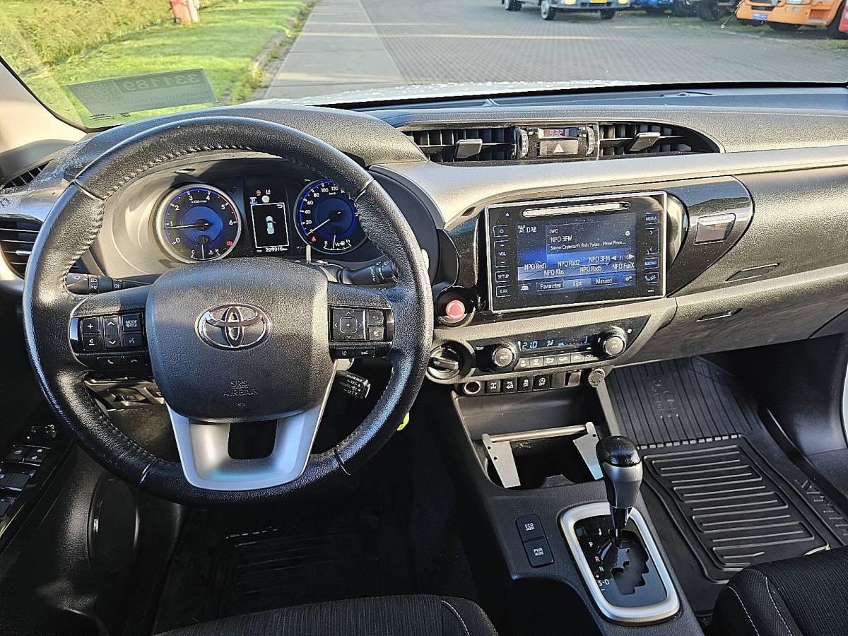 Toyota Hilux TOYOTA HI-LUX 2.4 EU netto exportprijs 19950,00 ac automaat EURO6 trekhaak bluetooth achterbank wordt bijgeleverd