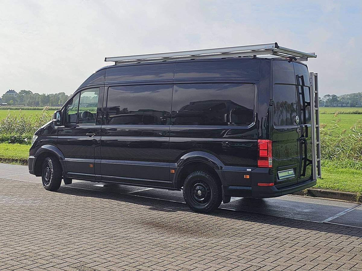Volkswagen Crafter VOLKSWAGEN CRAFTER 35 2.0 L3H3 LED Automaat 140Pk Imperiaal Camera Carplay Comfort-Stoel Leer Euro6!