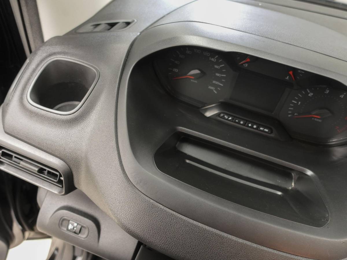 Peugeot Partner Peugeot Partner 1.5 BlueHDi 100pk L2 Airco Cruise control Trekhaak Parkeersensoren Bluetooth