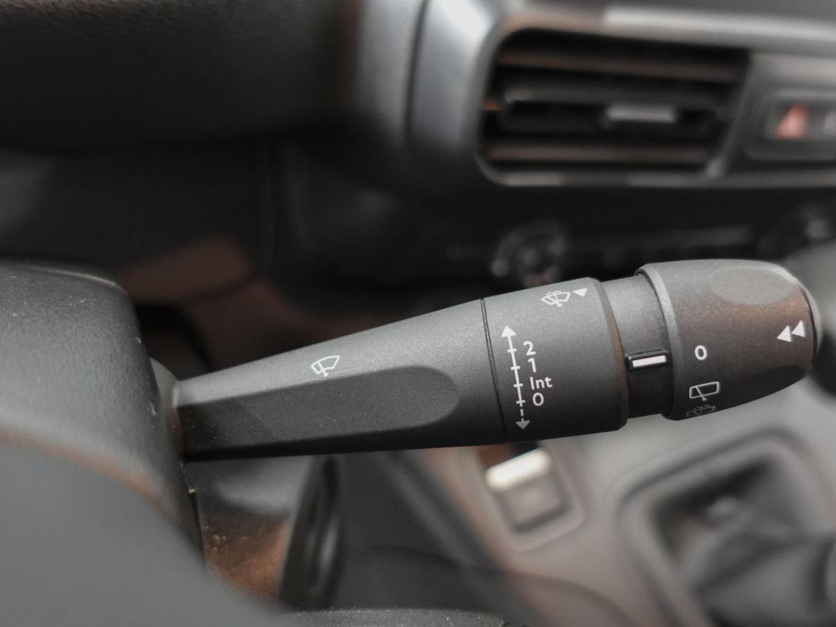 Peugeot Partner Peugeot Partner 1.5 BlueHDi 100pk L2 Airco Cruise control Trekhaak Parkeersensoren Bluetooth