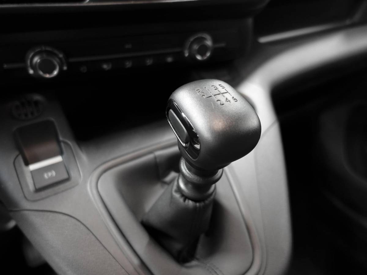 Peugeot Partner Peugeot Partner 1.5 BlueHDi 100pk L2 Airco Cruise control Trekhaak Parkeersensoren Bluetooth