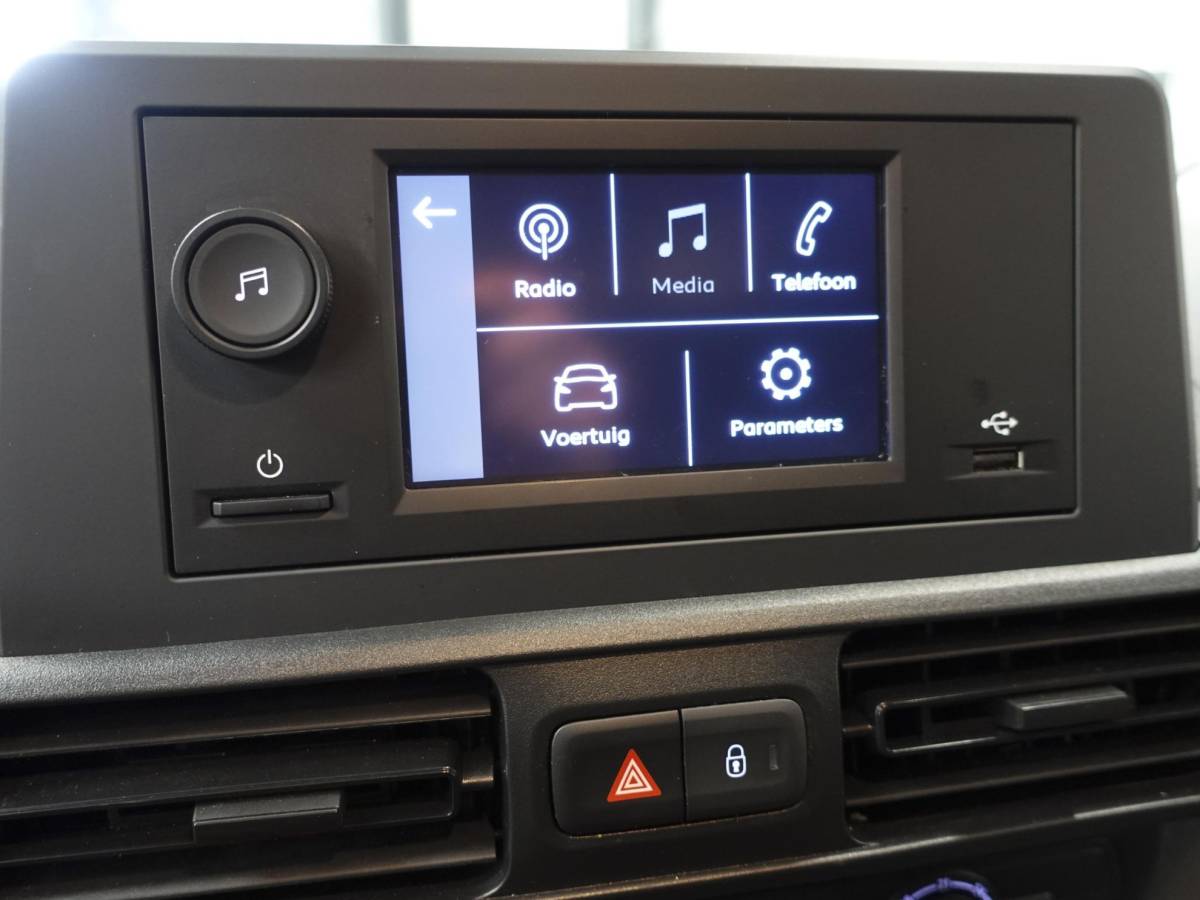 Peugeot Partner Peugeot Partner 1.5 BlueHDi 100pk L2 Airco Cruise control Trekhaak Parkeersensoren Bluetooth
