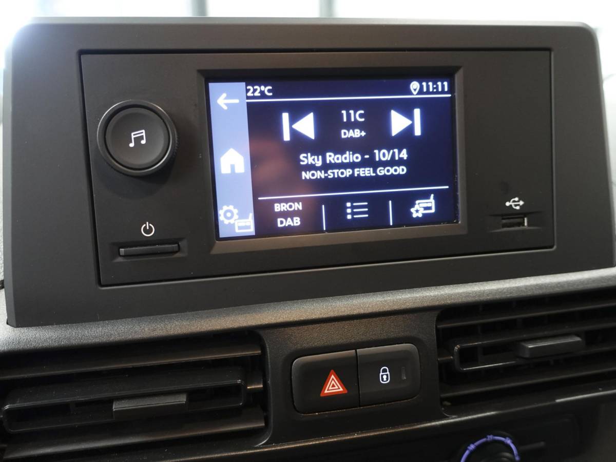 Peugeot Partner Peugeot Partner 1.5 BlueHDi 100pk L2 Airco Cruise control Trekhaak Parkeersensoren Bluetooth