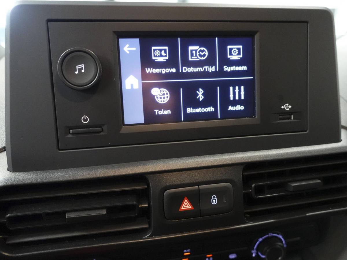 Peugeot Partner Peugeot Partner 1.5 BlueHDi 100pk L2 Airco Cruise control Trekhaak Parkeersensoren Bluetooth