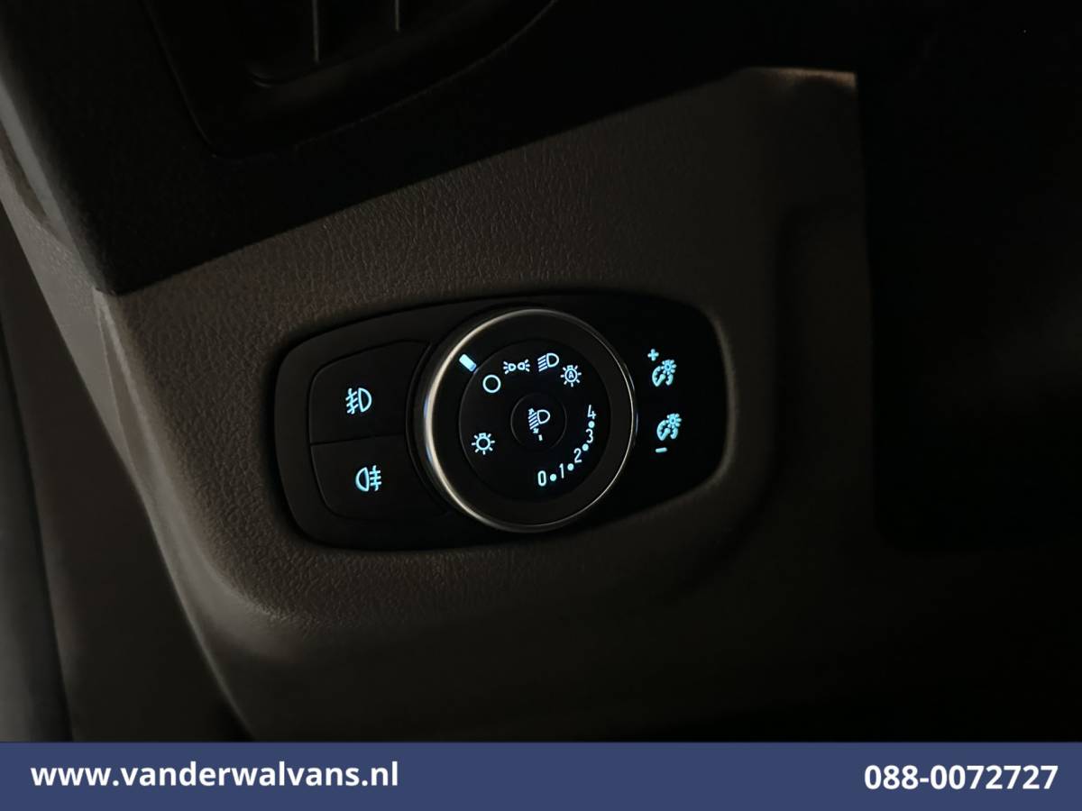 Ford Transit Connect Ford Transit Connect 1.5 EcoBlue 100pk L1H1 Full Option Euro6 Airco | Cruisecontrol | Apple Carplay | Camera | Navigatie parkeersensoren, stoelverwarming, android auto, verwarmde voorruit
