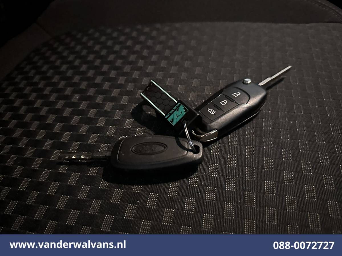 Ford Transit Connect Ford Transit Connect 1.5 EcoBlue 100pk L1H1 Full Option Euro6 Airco | Cruisecontrol | Apple Carplay | Camera | Navigatie parkeersensoren, stoelverwarming, android auto, verwarmde voorruit