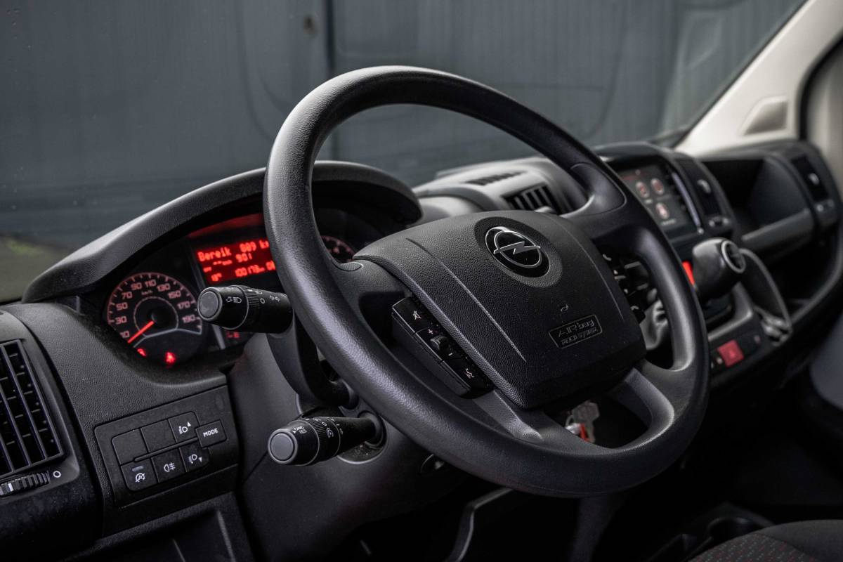 Opel Movano Opel Movano **2.2 D | 3-Zits | Bakwagen met Laadklep en zijdeur | LED | Carplay | Cruise | Climatronic**