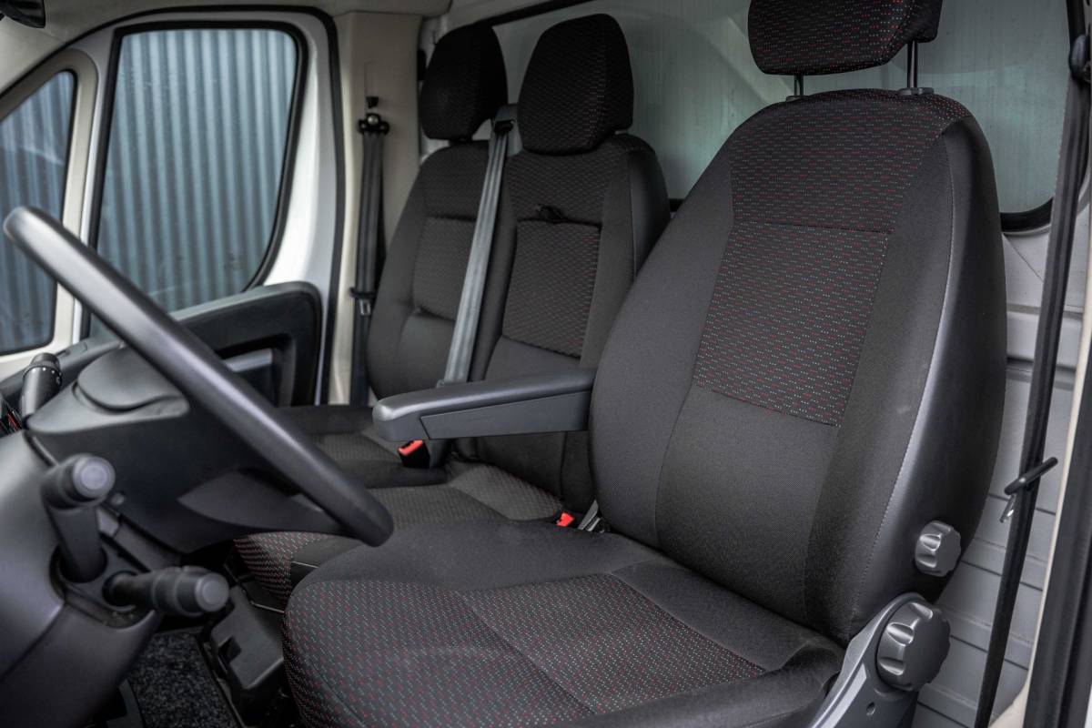 Opel Movano Opel Movano **2.2 D | 3-Zits | Bakwagen met Laadklep en zijdeur | LED | Carplay | Cruise | Climatronic**