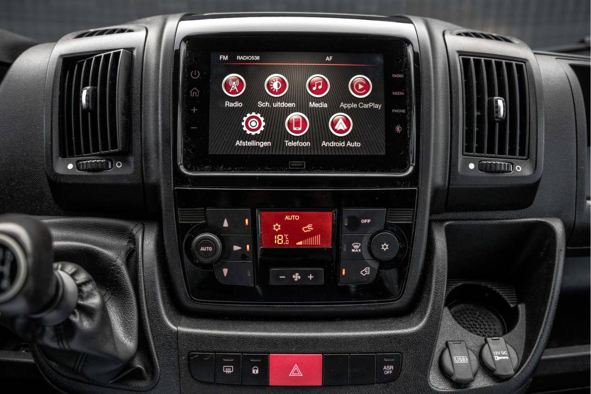 Opel Movano Opel Movano **2.2 D | 3-Zits | Bakwagen met Laadklep en zijdeur | LED | Carplay | Cruise | Climatronic**