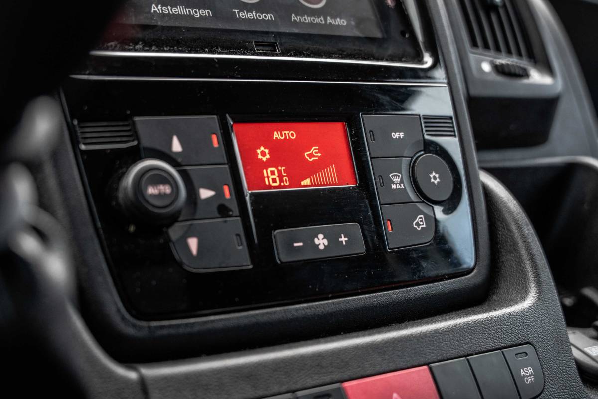 Opel Movano Opel Movano **2.2 D | 3-Zits | Bakwagen met Laadklep en zijdeur | LED | Carplay | Cruise | Climatronic**